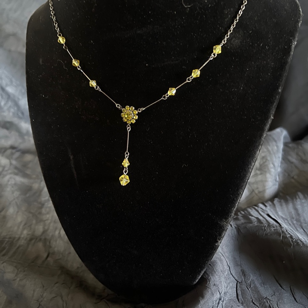 Vintage Daisy Necklace